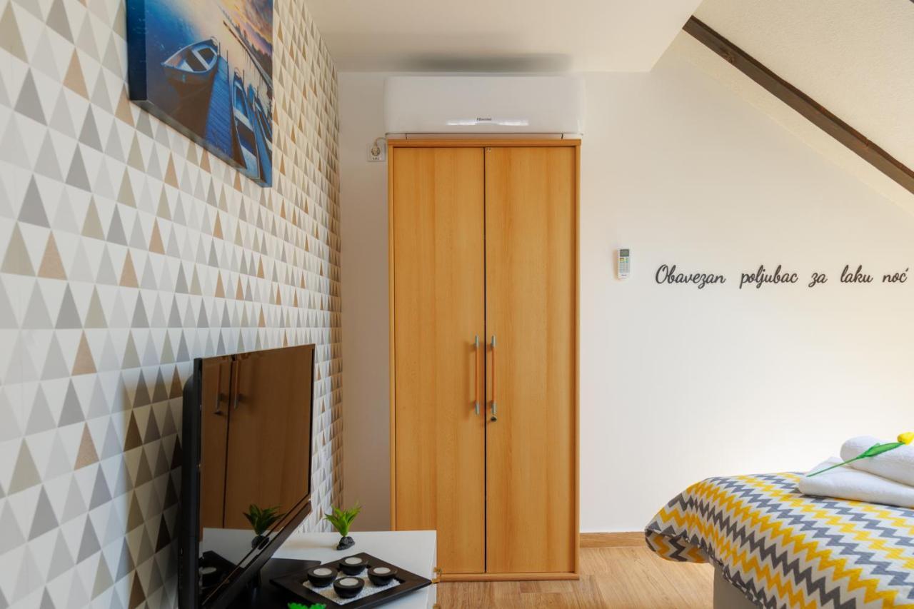 Apartmani Nina Golubac Exterior foto